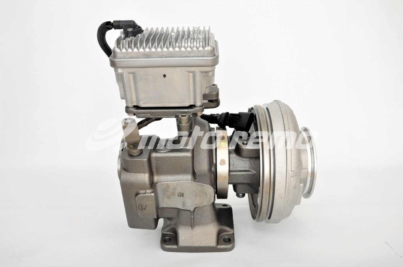 Turbosprężarka 12739700015 A9360901680, A9360904780, A9360905680, A9360901880, A9360904880, A9360905780, A9360901980, A9360904980, A9360905880, A 936 090 16 80, A 936 090 47 80, A 936 090 56 80, A 936